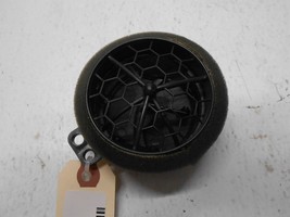 2003-2008 Toyota Corolla Matrix Center Right Passenger Dashboard Vent - $29.99