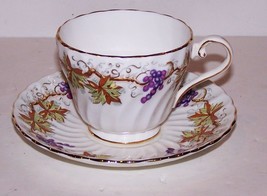 FABULOUS VINTAGE AYNSLEY ENGLAND BONE CHINA GRAPES LEAVES WITH GOLD CUP ... - $16.92