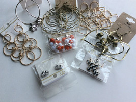 8 Lady Earrings Hoops Studs Drops Dangle Summer Party Fashion Statements... - $205.31 MXN