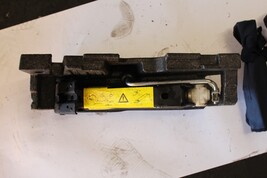 1998-00 MERCEDES SLK230 EMERGENCY ROADSIDE JACK FIRST AID KIT R3281 image 5