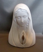 Vintage Praying Madonna Virgin Mary Norcrest Japan Numbered F622 SERENE ... - $4.00