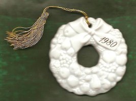 Christmas Ornament Ceramic Wreath "1980" Approx 2 3/4" diameter (NO BOX) (Avon) - $12.82