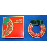 Christmas PIN Avon Holiday Wreath Pin (Cloth) Circa 1984 (New Old Stock) - $11.83