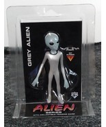 ShadowBox Alien Series GREY ALIEN Set Number 1 w/ Figure &amp; Trading Card ... - $436.80 MXN