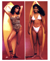 BETSY RUSSELL sexy swimwear 1980&#39;s color 8x10 surfer girl two-shot - $152.12 MXN