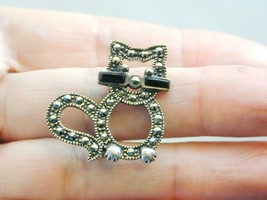 Sterling Whimsical Cat Pin Marcasite &amp; Onyx Baguettes - £27.37 GBP