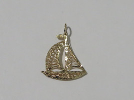 14k Yellow Gold Sailing Boat Diamond Cut Pendant/Charm - £56.26 GBP