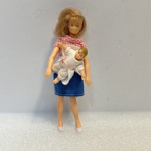 Vintage 1988 Horsman Mom (6&quot;) Baby (2&quot;) 2 Dollhouse Doll House Miniatures - $4.45