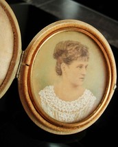 1885 Handpainted portrait in Victorian silk locket case hand painted ori... - £299.75 GBP