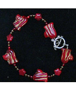 Red Art Glass Kitty Cat Bead Bracelet Adorable 8in - $9.00