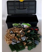 Mixed Lot of 75+ Pieces Little figurines Army Men Toy Soldiers And Carry... - $276.84 MXN