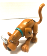 Scooby Doo Hunting for Clues with Magnifying Glass 3&quot; Long PVC Figure - $6.72 CAD