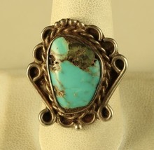 Vtg Sterling Silver Native American Navajo Bisbee Turquoise Cabochon Ornate Ring - £70.64 GBP