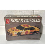 AMT 6731 1/25 1990 4 Kodak Film Olds Oldsmobile Cutlass NASCAR Model Kit... - $22.90 CAD