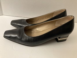 St John Black Leather Heels Square Toe Decorative Heel Womans 8 B Made in Italy - £13.30 GBP