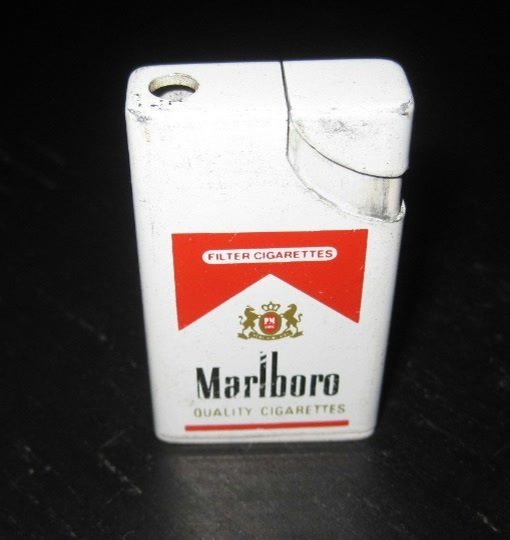 Primary image for Vintage SWING MARLBORO CIGARETTES Automatic Gas Butane White Lighter