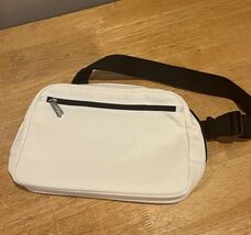 THIRTY ONE Classic Sling Bag COLORBLOCK Cream Fanny Pack Nylon - $19.79