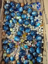 CRAFTING BEADS &amp; CHARMS Vintage For Jewelry Making Lot 800 Pcs+150 Metal... - £31.03 GBP
