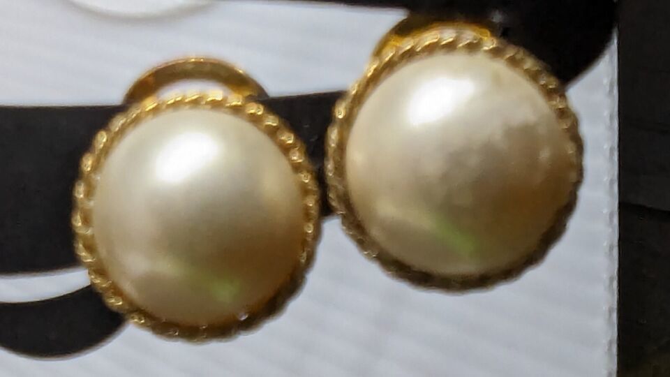 Vintage Gold Tone Faux Pearl Pierced Earrings Stunning Classic - $14.85