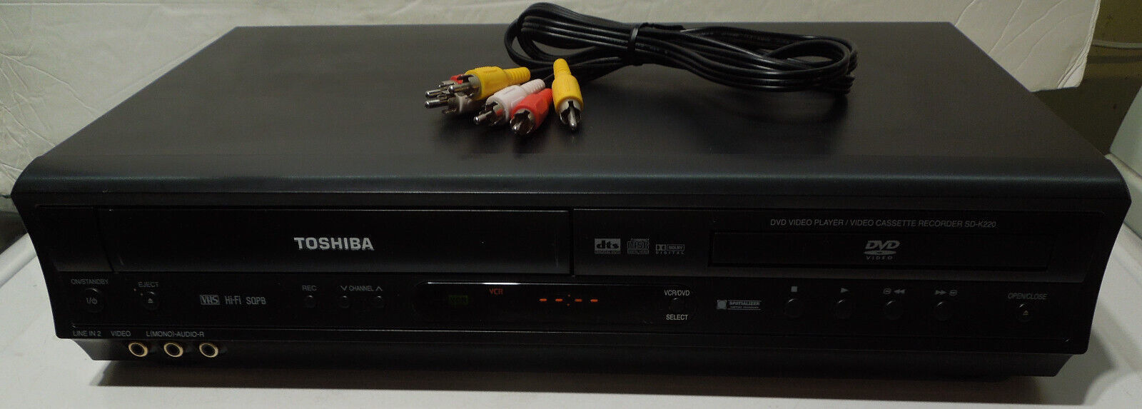 Toshiba VCR DVD Combo Player SD-K220U 4 Head Hi-Fi VHS w/AV Cable Tested Working - $39.95