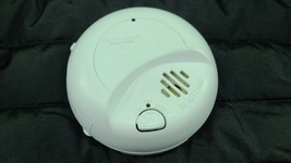 First Alert Hardwired Smoke Alarm with Battery Backup - White (9120B) - $255.88 MXN