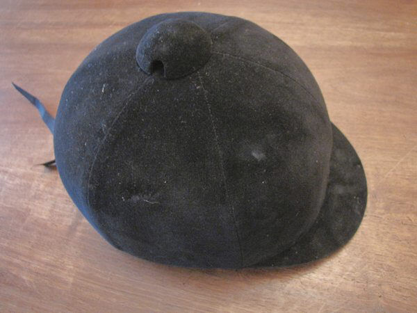 Cap Hat Riding Horse Riding Helmet Black Velvet Europe 7+1/4 59-
show or... - $31.71