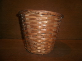 Wicket Flower Pot Holder , Plastic Lined - $76.14 MXN