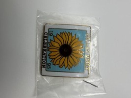 Vintage 1995 Dallas Quilt Celebration Pin 3cm - $11.88