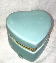 trinket or jewelry box Heart Shaped  PORCELAIN  Seafoam Mint Green - $254.61 MXN