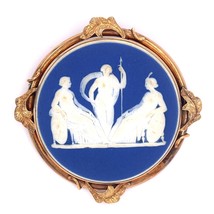 Wedgwood Cameo Porcelaine Pendentif Avec 14k or Jaune Chaton - $2,266.76