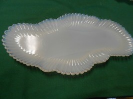 Beautiful Vintage Oval Opalescent White TRAY  12&quot; x 6&quot; - £9.94 GBP