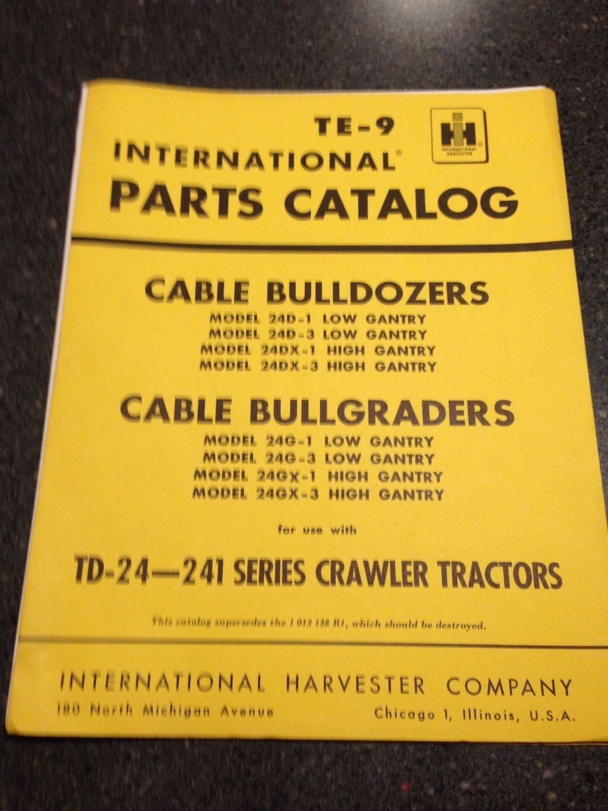 International Harvester Parts Catalog TE9 Model 24 Bulldozers