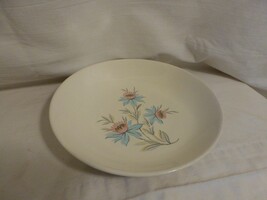 vintage Stuebenville Pottery CoUSA Fairlane floral pattern 8&quot; Serving so... - $228.24 MXN