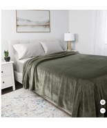 Kirkland Signature Blanket Green Plush Heavyweight Luxurious 520 GSM Soft - $63.18 CAD+
