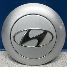 ONE 2007-2010 Hyundai Entourage # 70735 Wheel / Rim Button Center Cap 529604J000 - £5.50 GBP