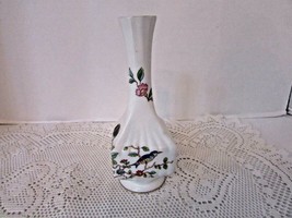 AYNSLEY BONE CHINA BUD VASE PEMBROKE FLORALS AND BLUE BIRD 7&quot; WITH STICKER - $14.80