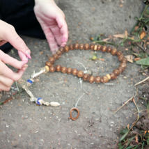 The treasure of nature&#39;s embrace, the sacred tree, 32 wooden beads, prayer beads - £112.18 GBP