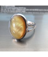 Sterling Silver Ring MOP Stone Pastel Yellow Size 8 Mother of Pearl 3.88... - $40.60 CAD