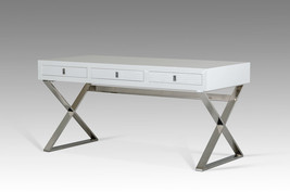 21" White Crocodile Mdf And Steel Desk - $42,342.75 MXN