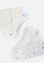 Yru Qozmo Moon Stars  White Platform  Boots. Size 7 Preowned Nice - £139.56 GBP