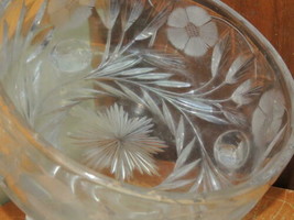 Heavy Cut Glass Crystal Bowl 7.5&quot; footed floral star starburst antique v... - $13.49