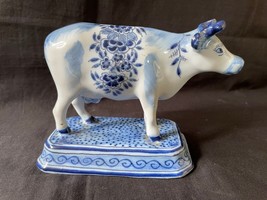 18th Secolo Olandese Delft IN Vetro Figurina Di Mucca Decorato Con Fiori Segnato - £117.68 GBP