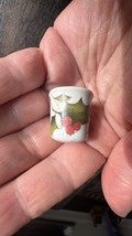THIMBLE VINTAGE PORCELAIN BAREUTHER GERMANY HOLLY LEAVES &amp;BERRIES - €5,47 EUR