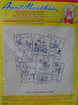 Unopened Aunt Martha&#39;s Hot Iron Transfer Patterrn &quot;Personality Pigs&quot;  - $3.89