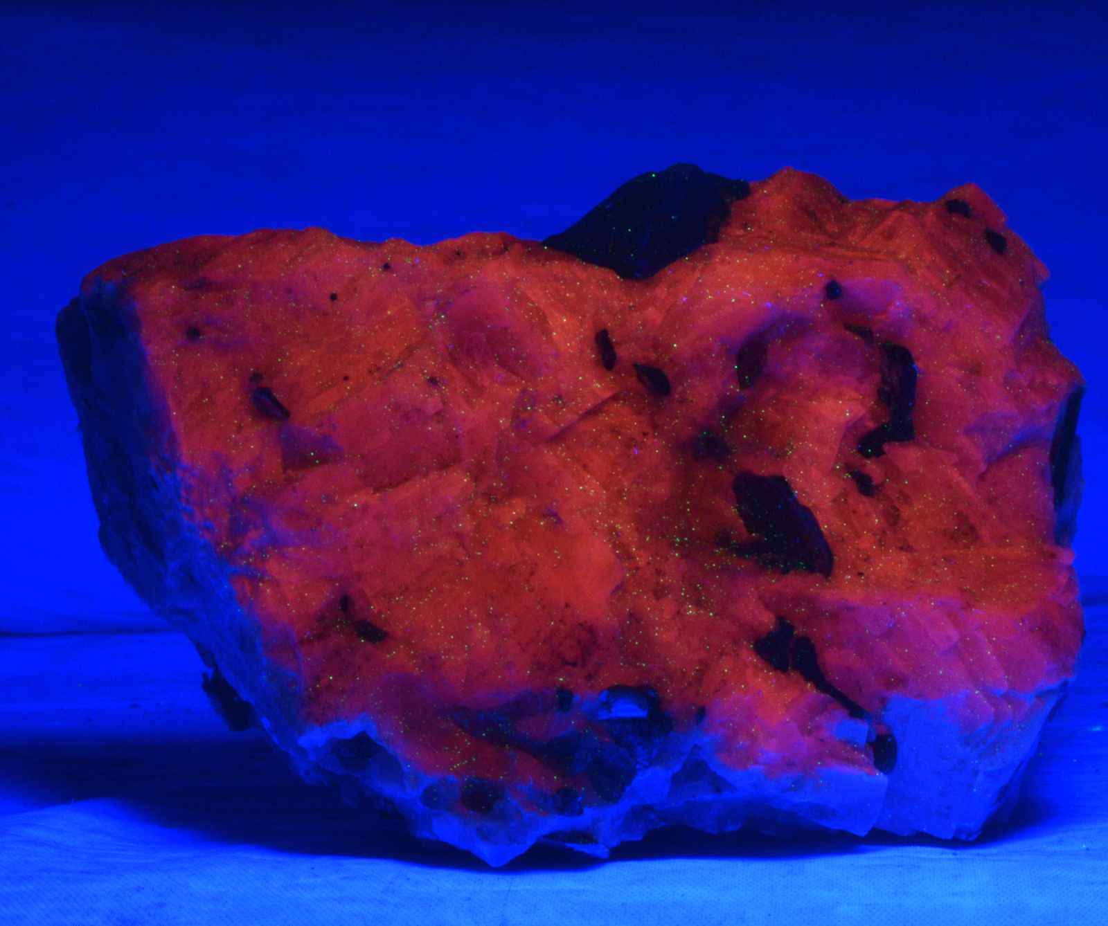 Primary image for #5139 Fluorescent Mineral with Mica - Franklin New Jersey