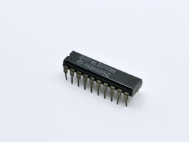 SN74LS240N Motorola LS TTL Octal Inverting Buffer Line Driver 3-State DI... - $3.80