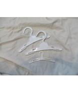 Doll Clothes Hangers (3) - $75.07 MXN