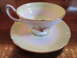Grosvenor Compatible with England fine China Tea Cup and Saucer, Fruit D... - $46.05