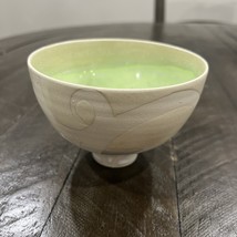 Liz Kinder Philly Studio Pottery Bowl Bisque White Swirls Green Glaze 4 ... - $39.59