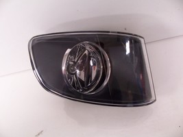 2007 - 2011 BMW 3 Series E92 E93 RH PASSENGER Halogen Fog Light OEM 5668... - $49.50